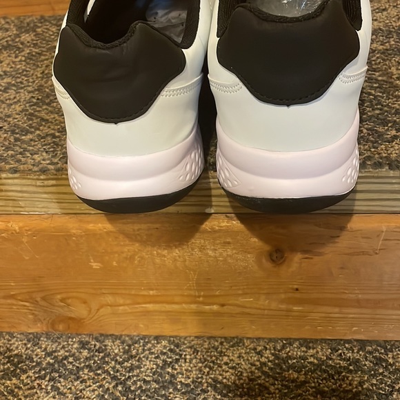 Brand New Fashion Sneakers - Picture 9 of 10